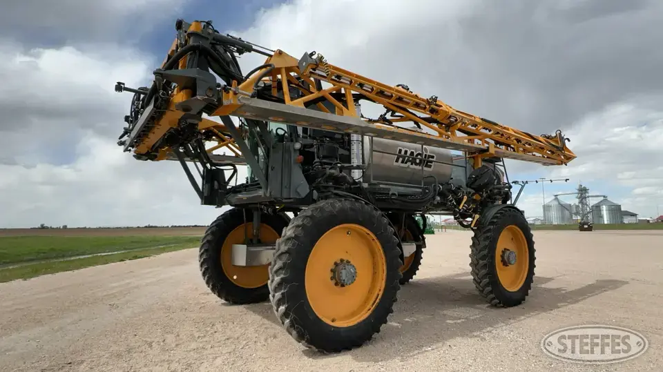 2013 Hagie STS16 Self-Propelled Sprayer