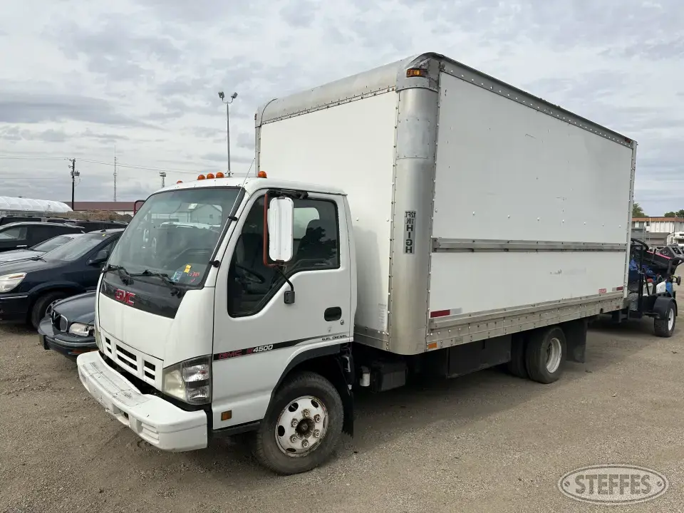 2006 GMC W4500 Cabover Truck without Sleeper