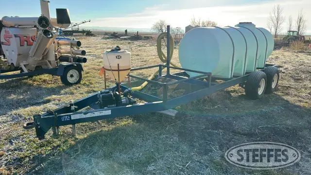 Tandem axle liquid nurse trailer