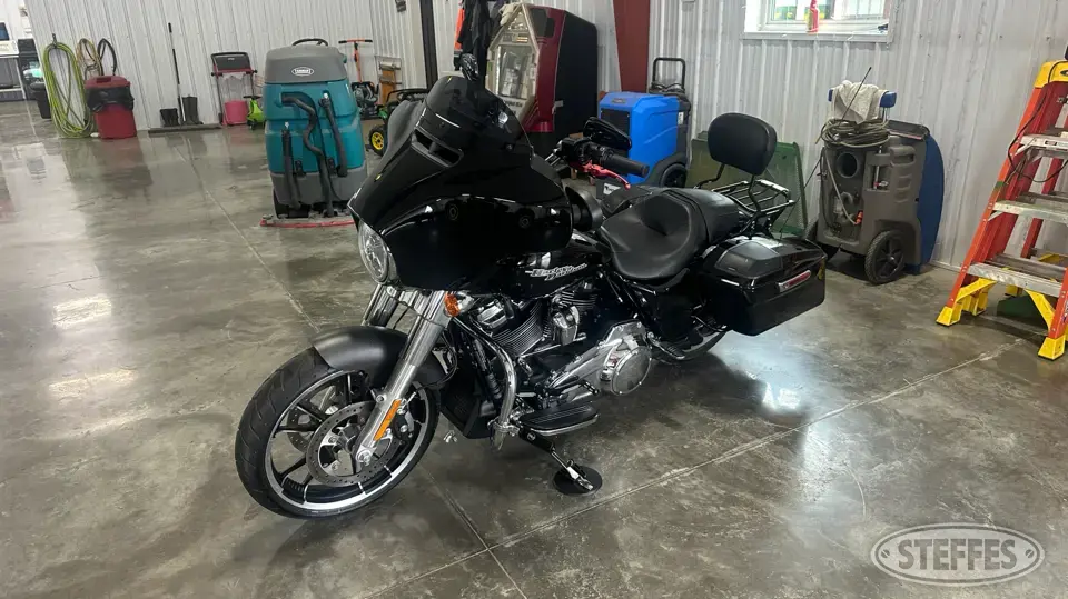 2020 Harley Davidson Street Glide Motorcycles and Scooter