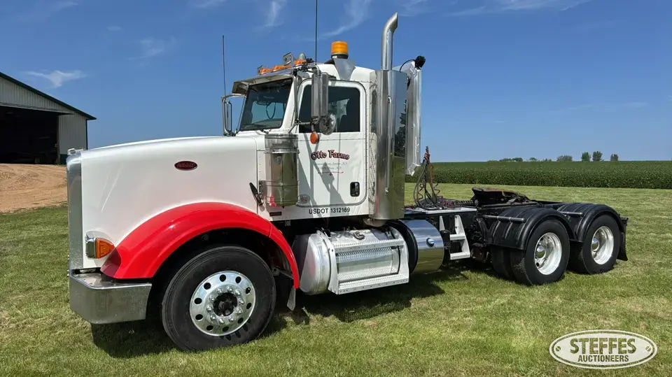 2013 Peterbilt Conventional Truck without Sleeper