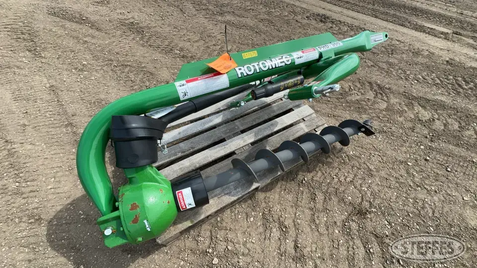2022 Frontier PHD300 Tractor Loaders and Attachment