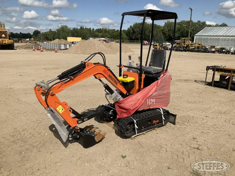 2023 AGT Industrial QH12 Mini-Excavator