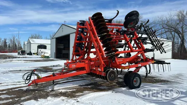 2014 Kuhn Krause 4800 Landsaver