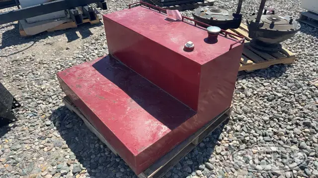 100 gal. L-shaped fuel tank