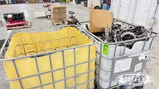 (52) Yetter floating row cleaners