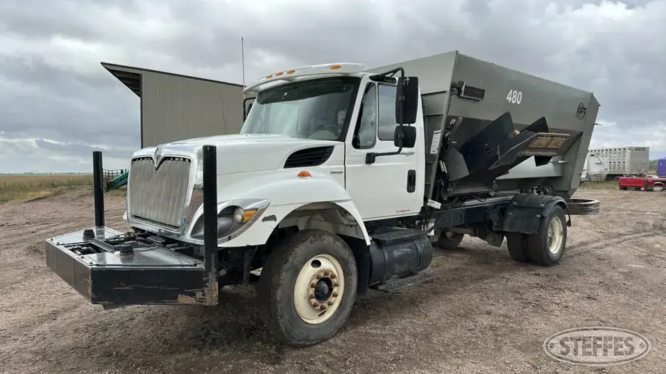 2008 International 7400 Work Star Feed Truck
