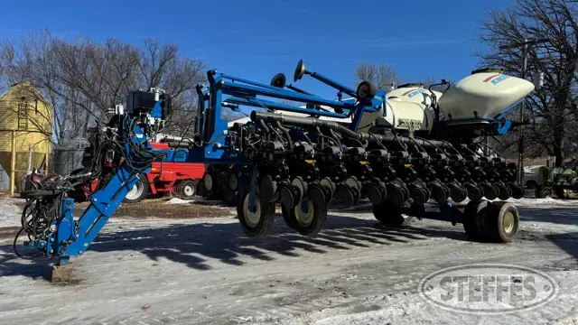 2015 Kinze 3700
