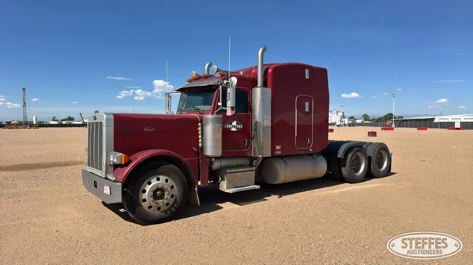 2007 Peterbilt 379 Conventional Truck with Sleeper