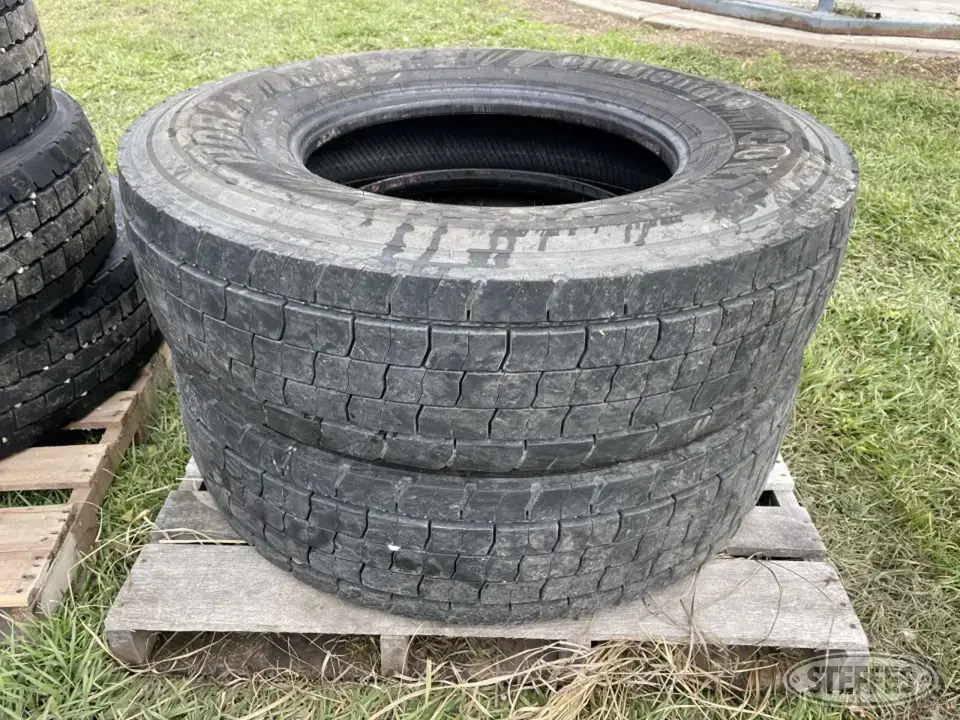 (2) Continental 11R22.5 tires Truck Tire