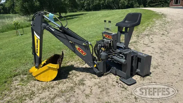 New Holland D100
