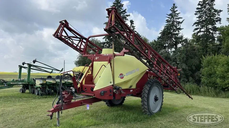 Hardi Navigator 4000 Pull-Type Sprayer