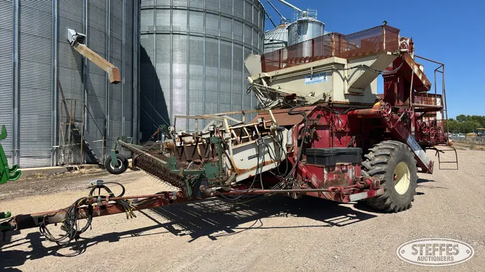1997 Bob Equipment Bean King Model 666 Edible Bean Combine