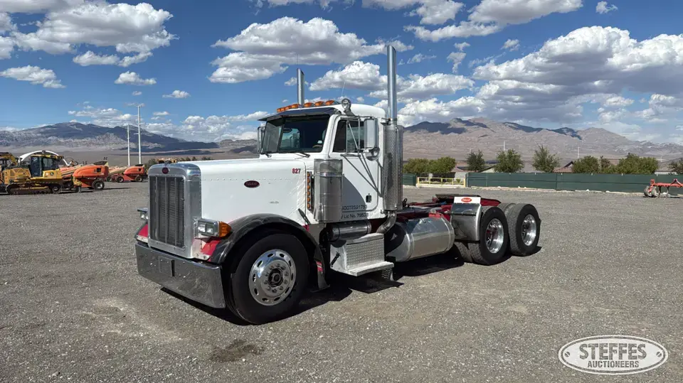 1995 Peterbilt 379 Conventional Truck without Sleeper