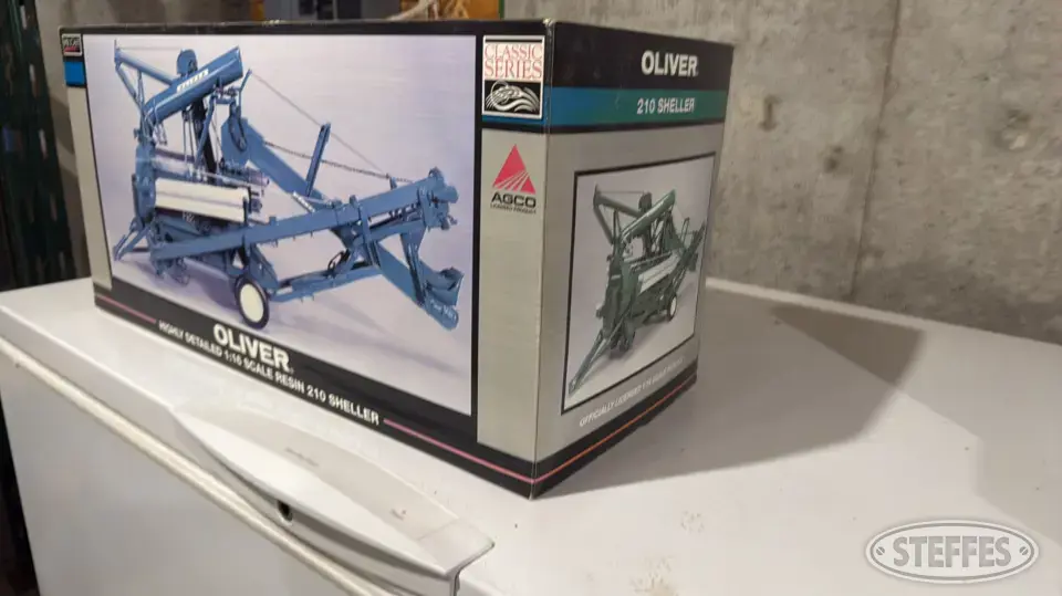 Oliver 210 corn sheller Toy
