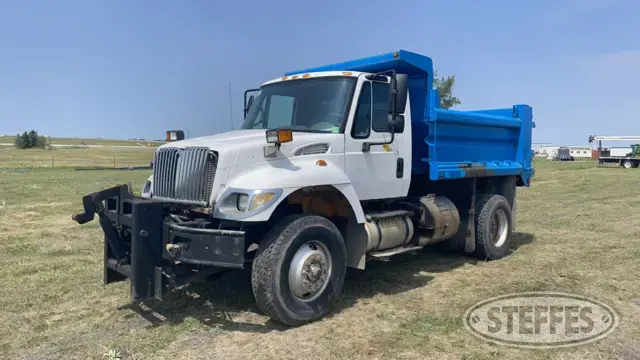 2004 International 7400