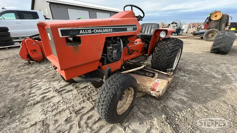 Allis Chalmers 620 Lawn Tractor