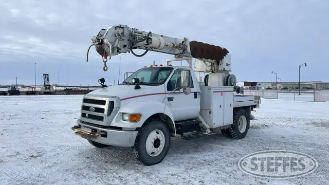 2004 Ford F750