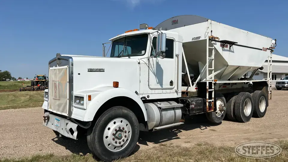 1985 Kenworth W900 Tender Truck