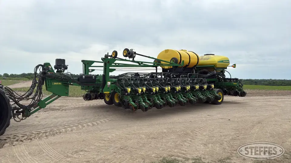 2006 John Deere DB60 12 or More Row Planter