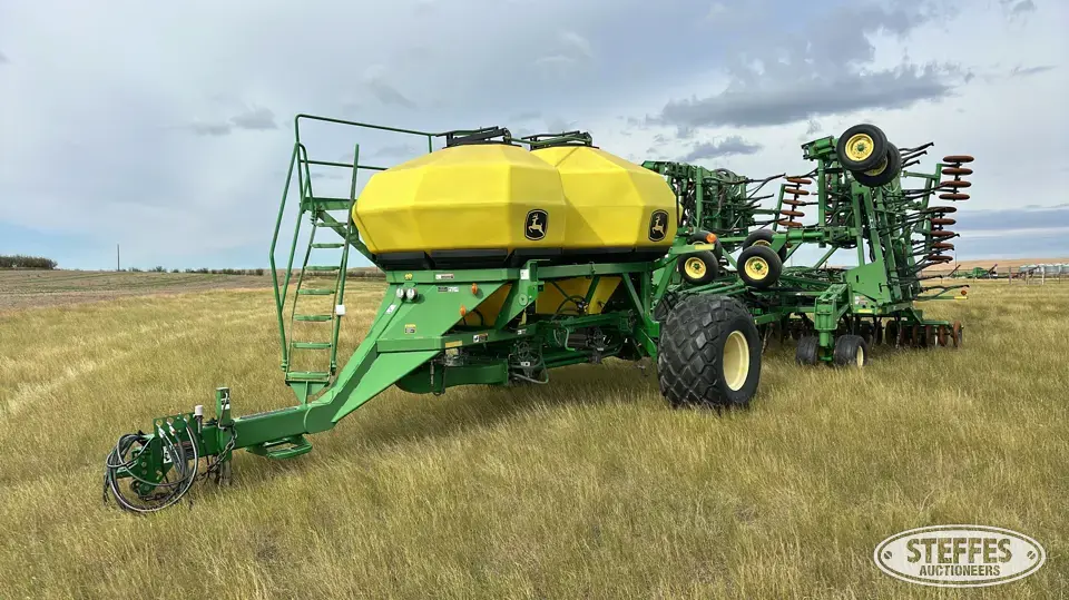 2004 John Deere 1820 Air Drills and Air Seeder