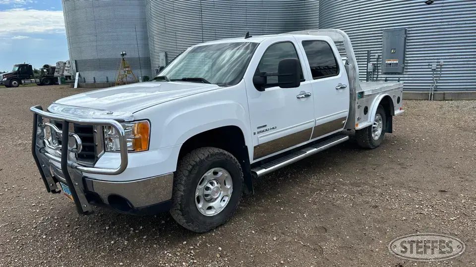 2008 GMC Sierra 2500HD Flatbed Truck