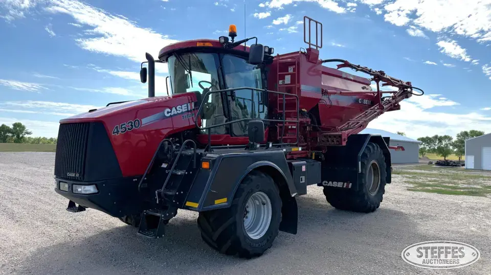 2013 Case IH Titan 4530 Self-Propelled Dry Applicators-Spreaders-Floater