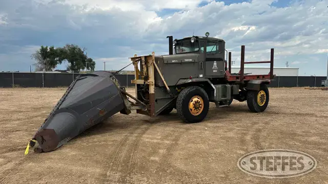 1988 Oshkosh WT-2206