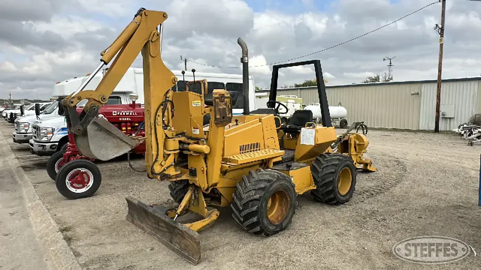 2000 Case 660 Trencher