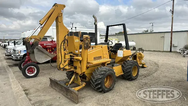 2000 Case 660