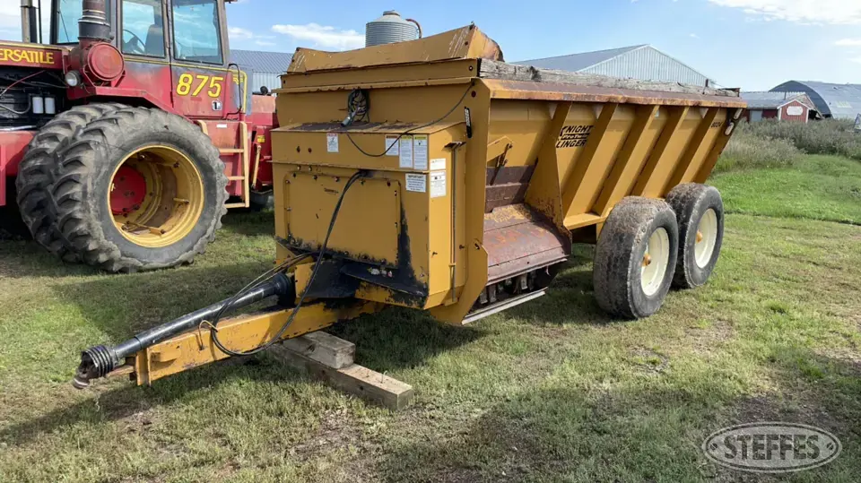 Knight 8024 Pro Twin Slinger Manure Application Equipment