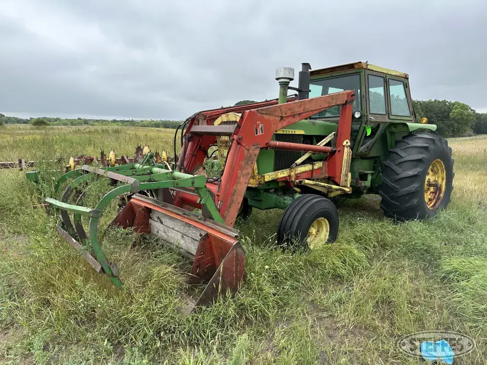 1969 John Deere 4520 2WD Tractor