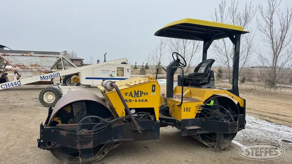 Tampo RS-144A Self-Propelled Smooth Drum Compactor
