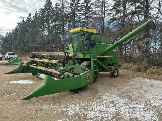 John Deere 4400