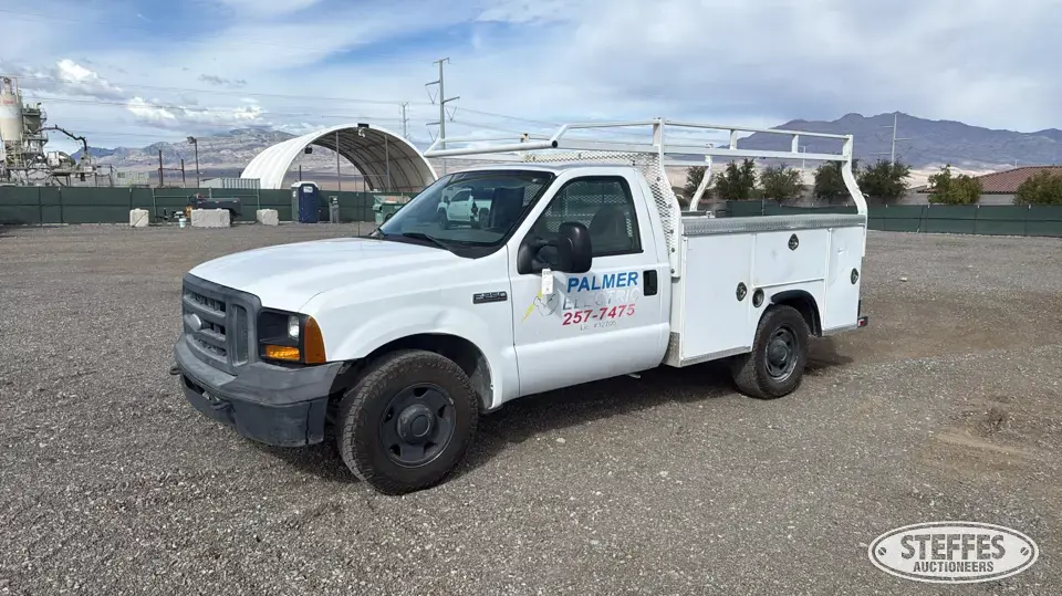 2006 Ford Super Duty F-250 XL Service Utility Truck