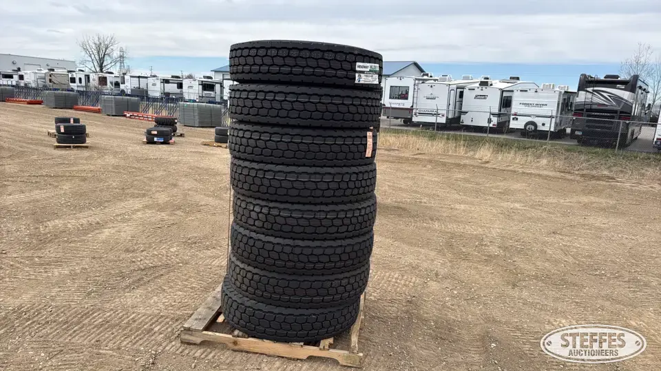 (8) Headway HLD811 11R22.5 truck tires