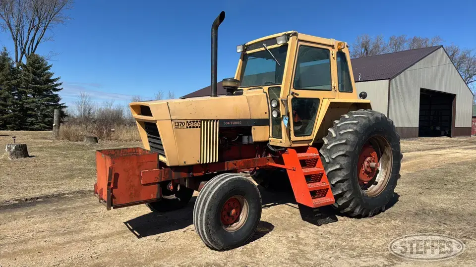 1972 Case Agri King 1370 2WD Tractor