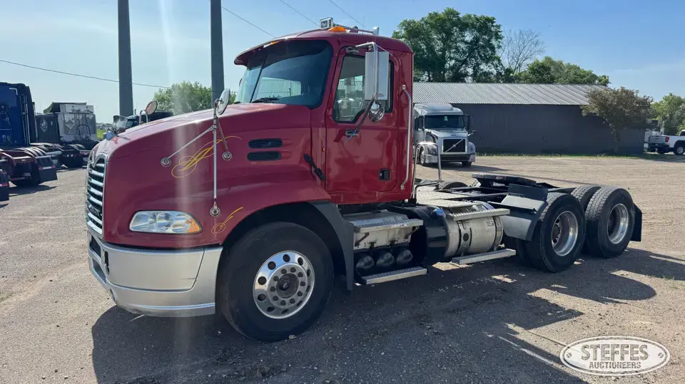 2011 Mack Pinnacle CXU613 Conventional Truck without Sleeper