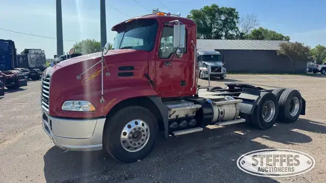 2011 Mack Pinnacle CXU613