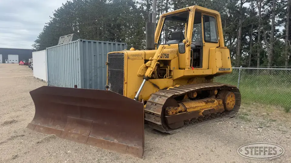 1981 Deere 750C Dozer