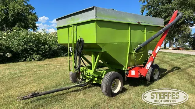Gravity wagon