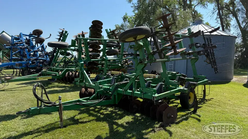 John Deere 712 Coulter Chisel