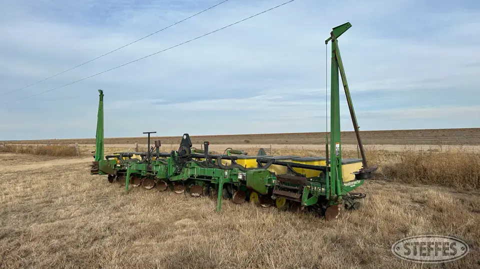 John Deere 1710 12 or More Row Planter
