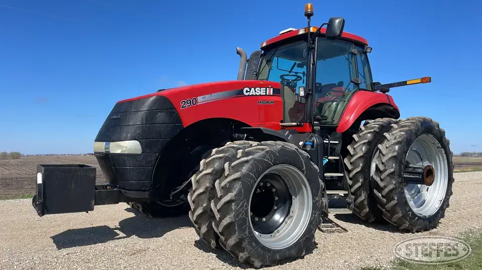 2011 Case IH Magnum 290 MFWD Tractor