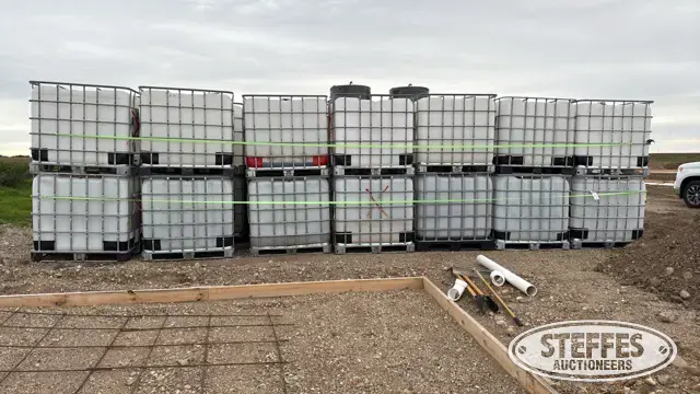 (7) Fertilizer totes