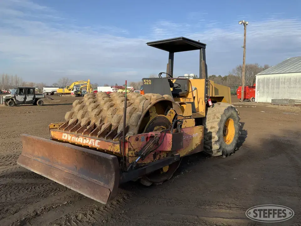 Dynapac CA25 Self-Propelled Padfoot Compactor