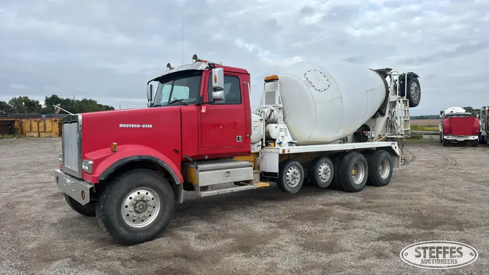 2005 Western Star 4900FA Mixer Truck