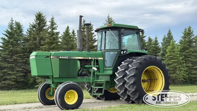 1981 John Deere 4440