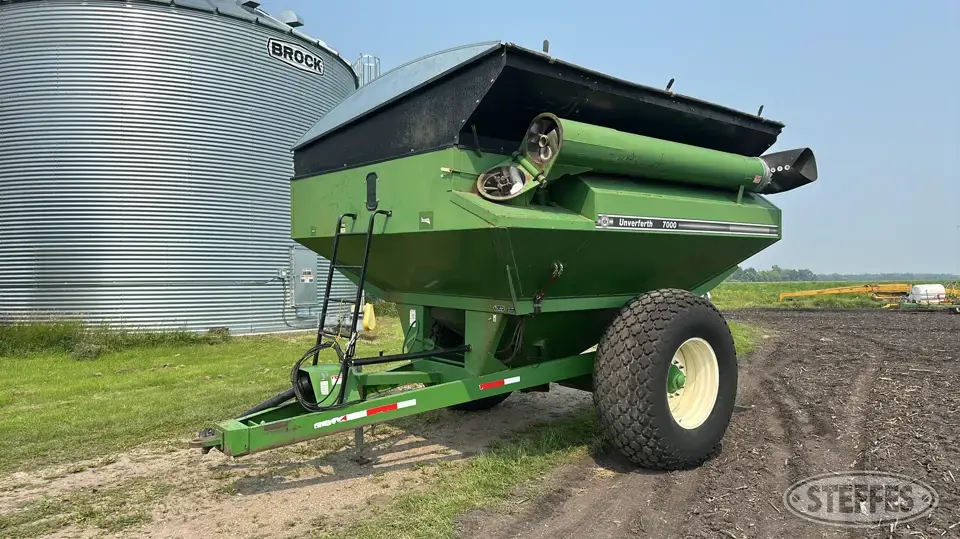Unverferth 7000 Grain Cart