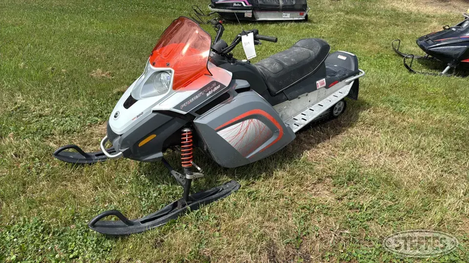 2006 Ski-Doo Freestyle Snowmobile